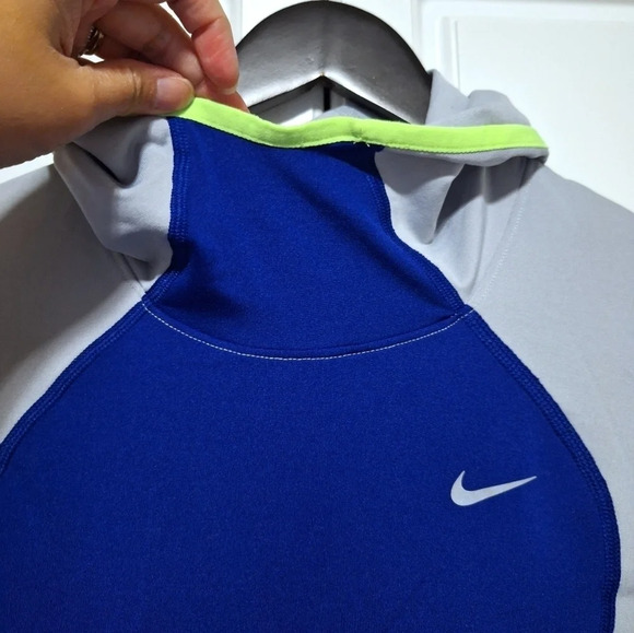 Nike Dri-Fit Womens Pull Over Hoodie Longsleeve Athletic Sporty Bodycon Stretch - Picture 3 of 12
